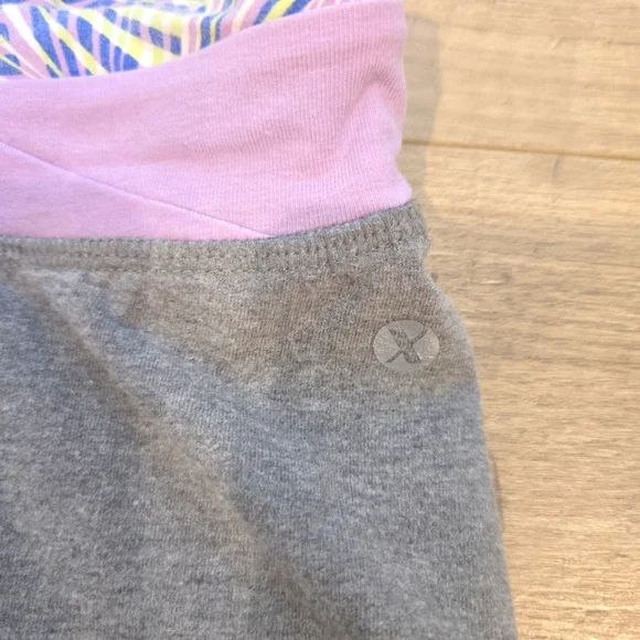 3/$12 Girls Quick Dri Athletic Fitted Shorts Grey Purple Size Xxs (4/5) - Picture 4 of 6